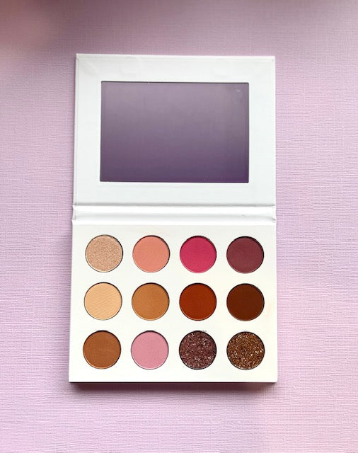 12 Eyeshadow Palette - All in one palette